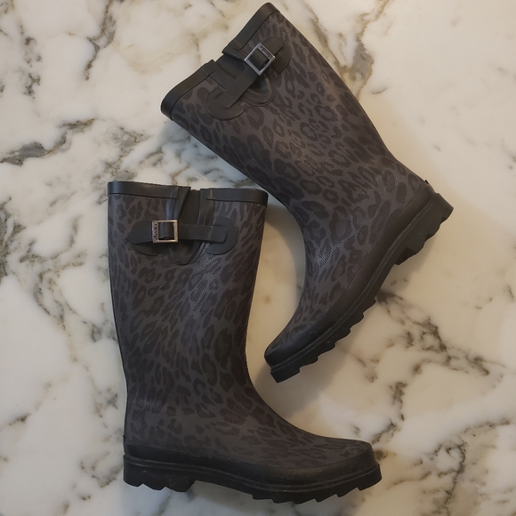 Chooka rain boots leopard, cheetah, animal print size 10 - Picture 2 of 5